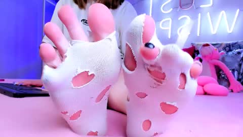 Snapshot of footfetish_baby chatting on December 18, 4:39 pm Molly online show from December 18, 4:39 pm