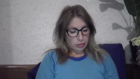 fox_red_lady7 online show from December 5, 6:22 pm