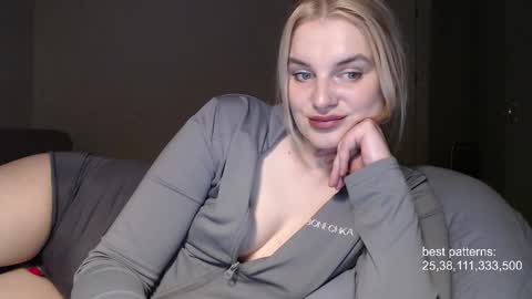 Snapshot of foxfrromearth chatting on September 21, 8:07 pm i am your baby Alien online show from September 21, 8:07 pm