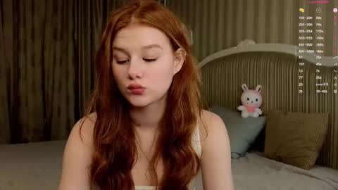 Snapshot of foxxx_tail chatting on October 16, 2:41 pm Petra online show from October 16, 2:41 pm