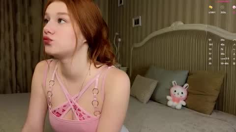 Snapshot of foxxx_tail chatting on October 20, 3:04 pm Petra online show from October 20, 3:04 pm
