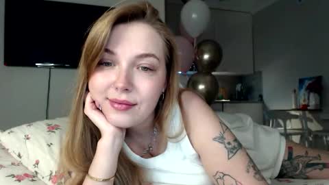 Cindy online show from December 4, 8:53 pm