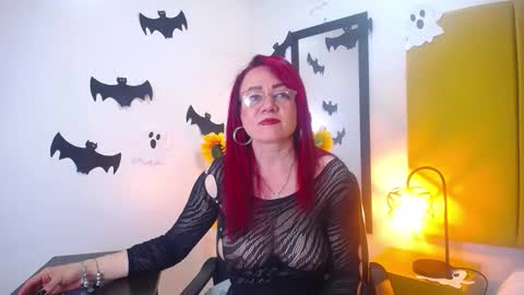 Foxy miilf online show from November 3, 12:42 pm