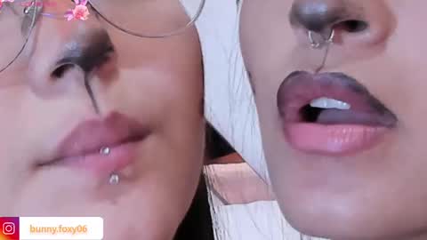 FOXY AND BUNNY online show from November 18, 12:22 am