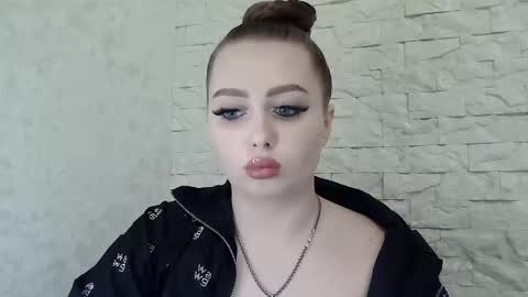 Alice online show from December 1, 6:21 pm