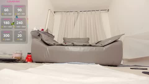 yiyi online show from September 19, 8:13 am