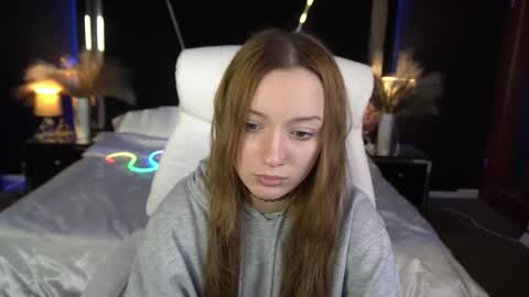 Maya online show from December 1, 3:15 pm