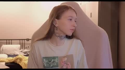 fran_bow online show from November 24, 9:44 am