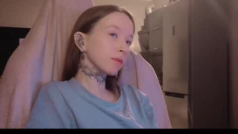 fran_bow online show from February 5, 8:01 pm