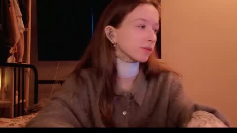 fran_bow online show from April 11, 4:21 pm