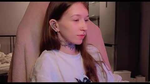 fran_bow online show from November 10, 2:56 pm