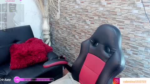 Snapshot of francesca_bbw chatting on December 10, 3:20 am online show from December 10, 3:20 am