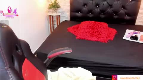 Snapshot of francesca_bbw chatting on September 11, 3:29 am online show from September 11, 3:29 am