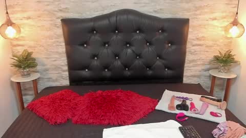          online show from April 15, 2:56 am