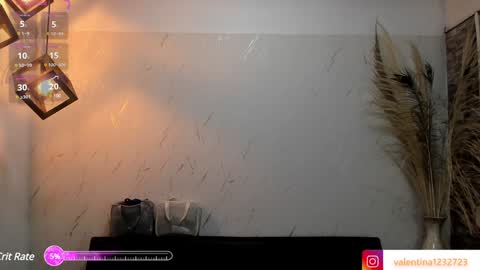 Snapshot of francesca_bbw chatting on December 19, 3:40 am online show from December 19, 3:40 am