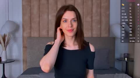 Frances online show from October 14, 6:38 am