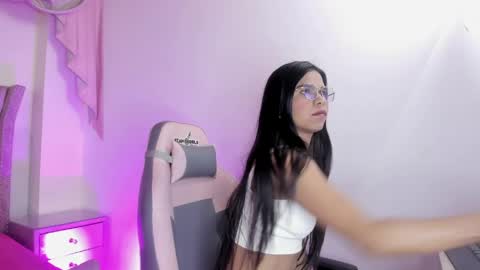 francis_20 online show from April 28, 1:04 pm