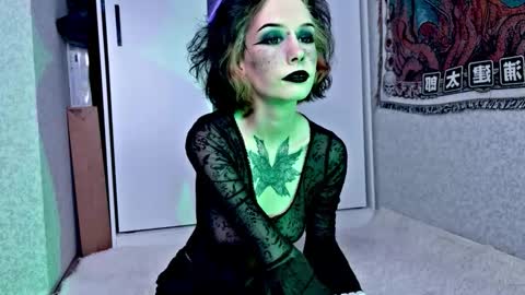 Snapshot of frau_basted chatting on October 31, 6:15 am mistress Bastet and mintcola online show from October 31, 6:15 am