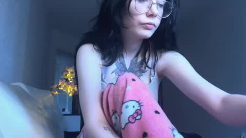 Snapshot of frau_basted chatting on January 18, 11:21 am mistress Bastet and mintcola online show from January 18, 11:21 am