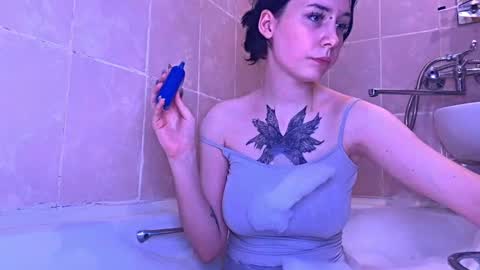 Snapshot of frau_basted chatting on December 18, 5:00 pm mistress Bastet and mintcola online show from December 18, 5:00 pm