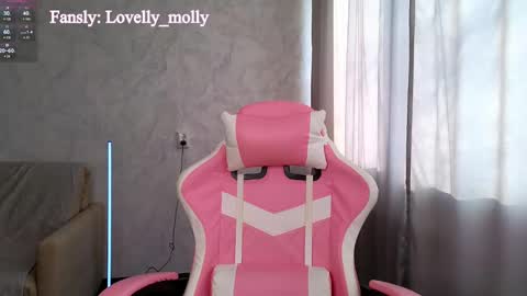 Snapshot of frauchocolate chatting on February 26, 11:21 am Alice online show from February 26, 11:21 am