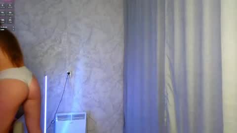 Snapshot of frauchocolate chatting on February 17, 8:06 pm Alice online show from February 17, 8:06 pm