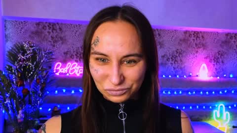 Freak online show from January 2, 9:22 am