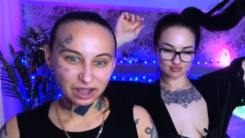 Freak online show from December 24, 12:33 pm