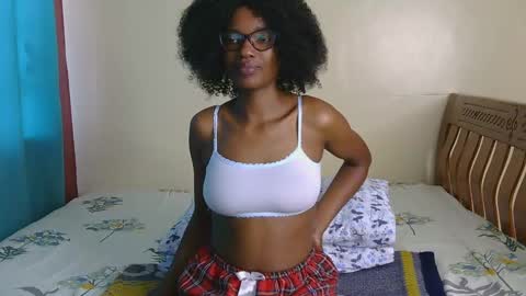 Nessa-Independent model online show from December 9, 6:13 am