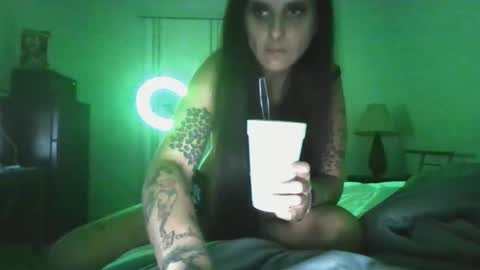 freakmesarah2025 online show from September 24, 10:25 am