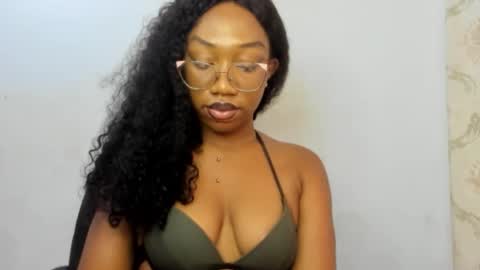 Snapshot of freaky_ebonygirl chatting on October 2, 7:02 am Freaky ebonygirl online show from October 2, 7:02 am