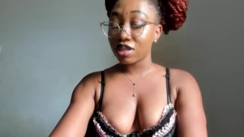 Snapshot of freaky_ebonygirl chatting on September 19, 7:18 am Freaky ebonygirl online show from September 19, 7:18 am