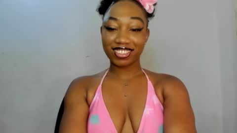 Snapshot of freaky_ebonygirl chatting on October 15, 7:55 am Freaky ebonygirl online show from October 15, 7:55 am