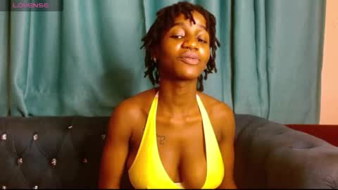 Snapshot of freaky_shamzzy chatting on October 22, 6:57 pm shamika online show from October 22, 6:57 pm