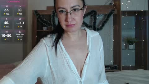 frederica_ online show from December 17, 12:33 pm
