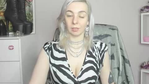 Anne online show from July 8, 9:00 am