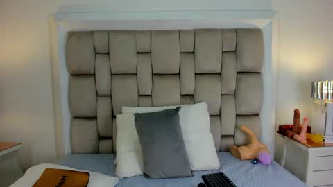 Frehia   online show from April 29, 12:30 pm