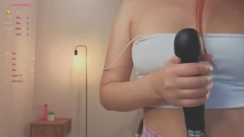 Snapshot of frencheseyes chatting on October 23, 3:07 pm Emmy online show from October 23, 3:07 pm