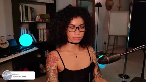 Snapshot of fresatanica chatting on October 19, 5:20 am Vale online show from October 19, 5:20 am