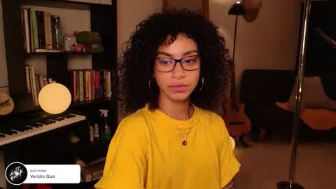 Snapshot of fresatanica chatting on October 17, 4:59 am Vale online show from October 17, 4:59 am