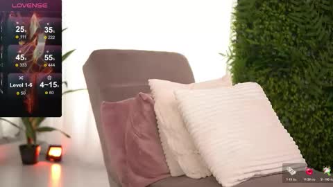 freyaheart online show from December 4, 7:10 am