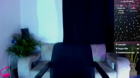 Snapshot of freydis18 chatting on September 17, 5:16 am aura online show from September 17, 5:16 am