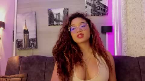 Snapshot of frezzita_ chatting on October 18, 8:32 pm Frezzita online show from October 18, 8:32 pm