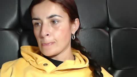 Snapshot of frida__x chatting on February 4, 8:38 pm Frida online show from February 4, 8:38 pm