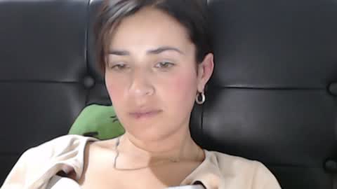 Snapshot of frida__x chatting on January 8, 10:37 am Frida online show from January 8, 10:37 am