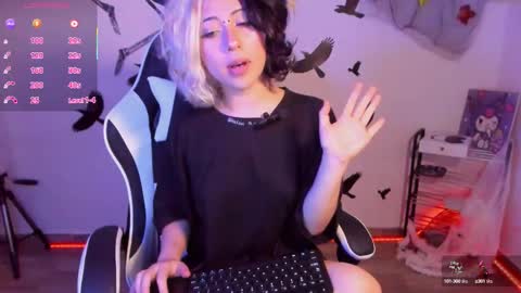 frida_lassi_ online show from October 17, 1:58 pm
