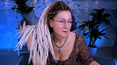 Frida Tander online show from December 19, 5:43 am