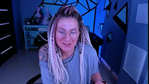 Frida Tander online show from February 16, 9:42 am