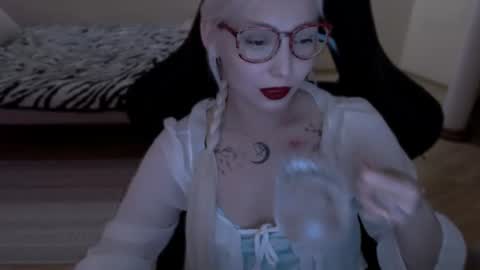 Lilith online show from June 13, 8:17 pm