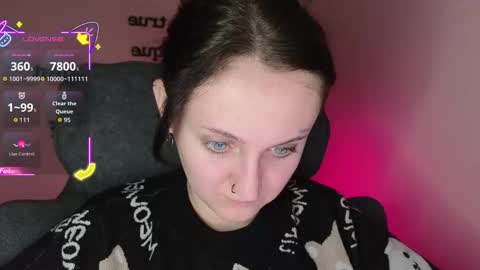 Snapshot of frosty_blueberries4 chatting on October 31, 11:42 pm ANA online show from October 31, 11:42 pm